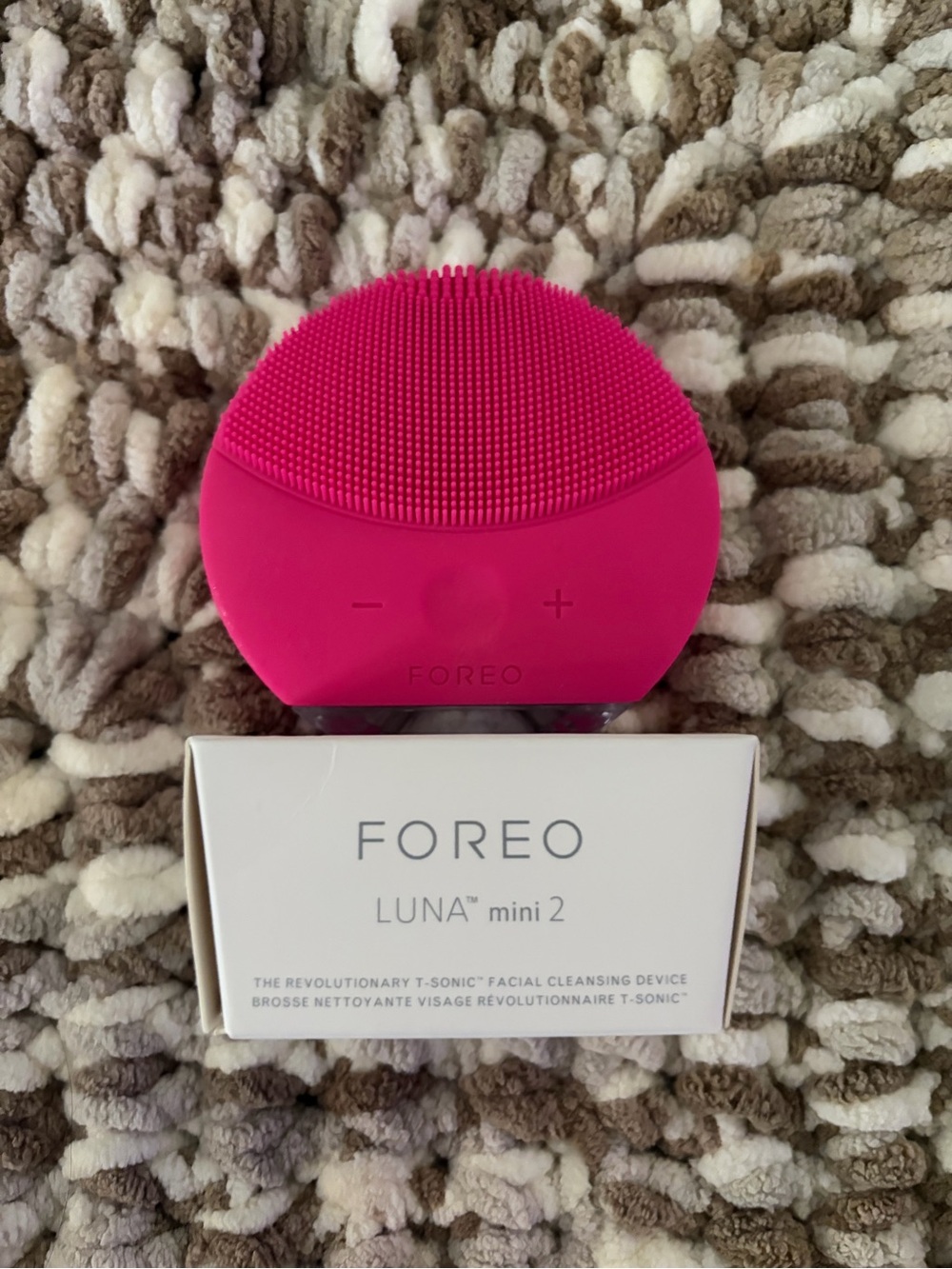 FOREO LUNA mini 2 Bright Pink Silicone Facial Cleansing Device